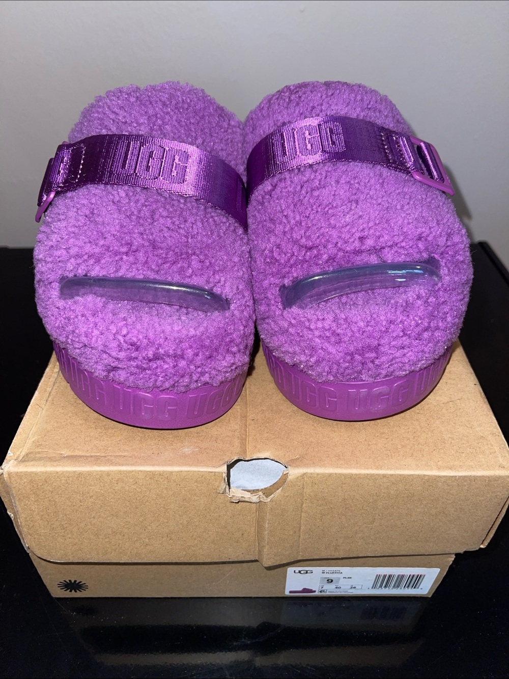 🗣️BRAND NEW! NEVER WORN! Women’s UGG Bright Purple Sherpa Slide w/Branded Buckle - Picture 2 of 6